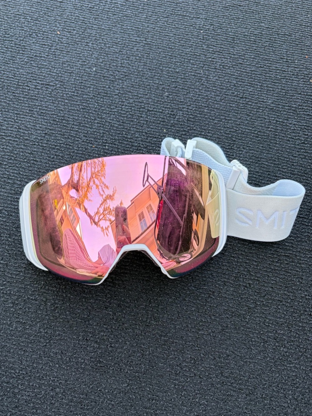 SMITH White Goggles with Rose Pink Mirror Lens
